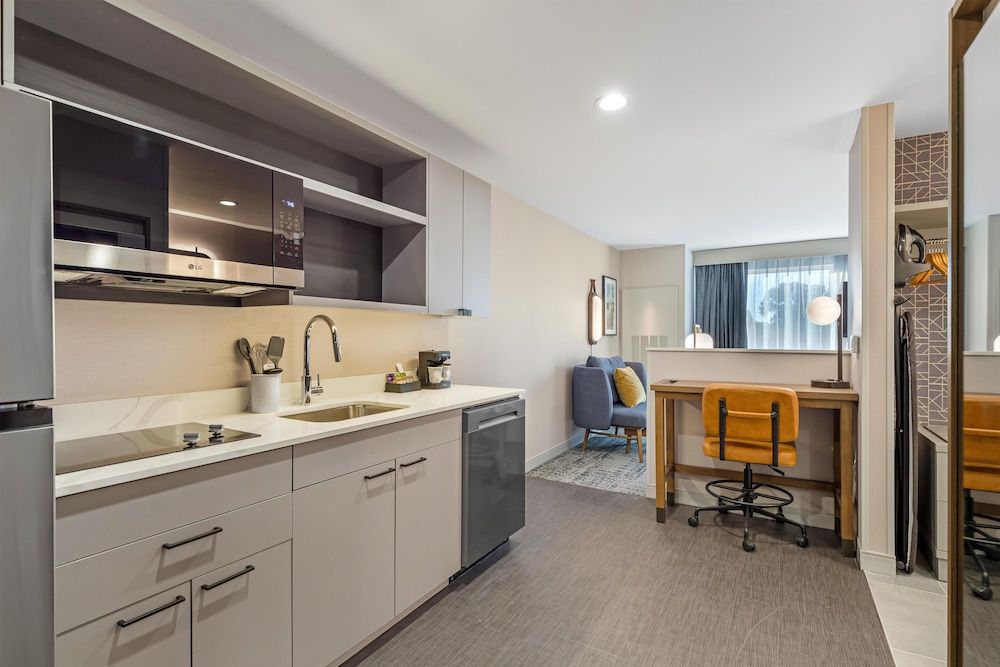 Homewood Suites by Hilton Walker Grand Rapids North 56/56