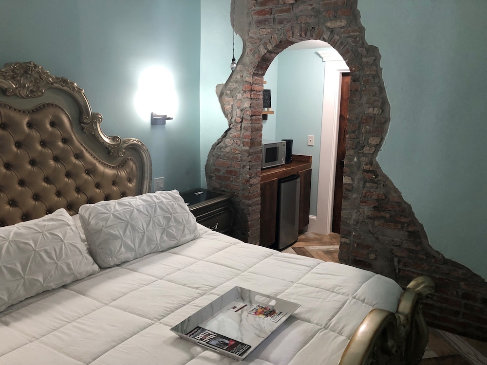 Haunted Hotel New Orleans 10/12