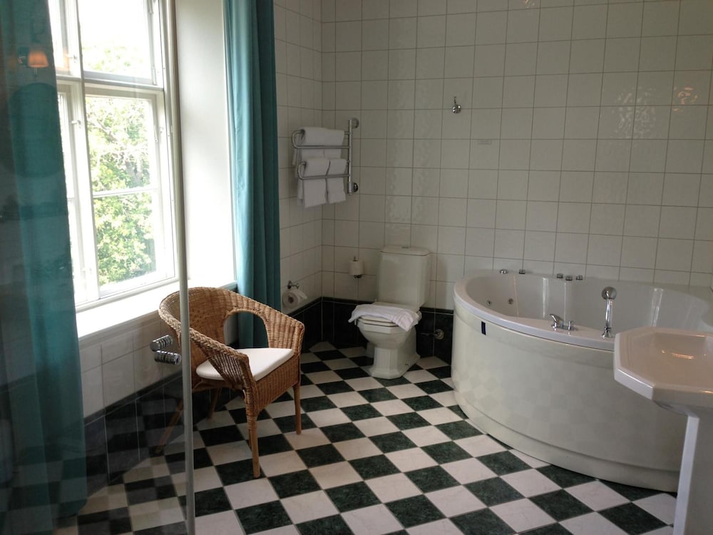 Vidbynäs Gård & Konferens 49/50