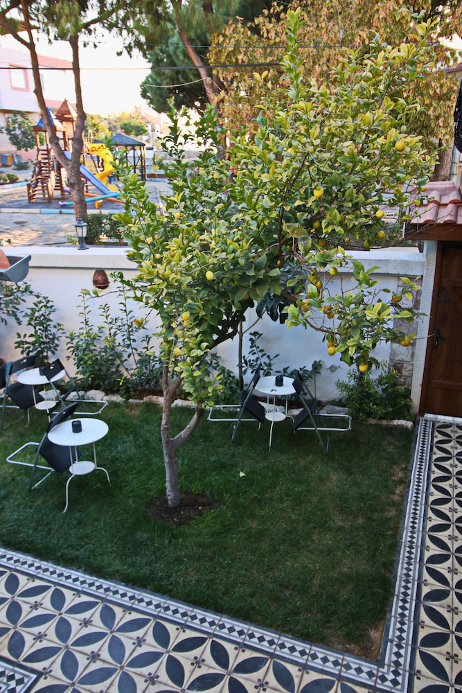 Homeros Butik Otel Candarli 42/47
