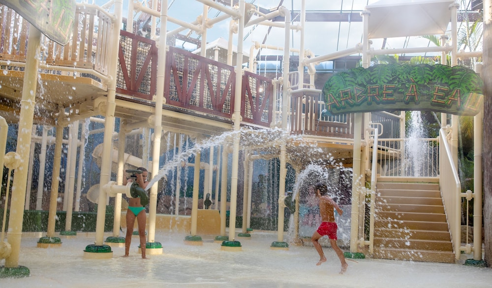 CENTER PARCS LES BOIS FRANCS 44/50