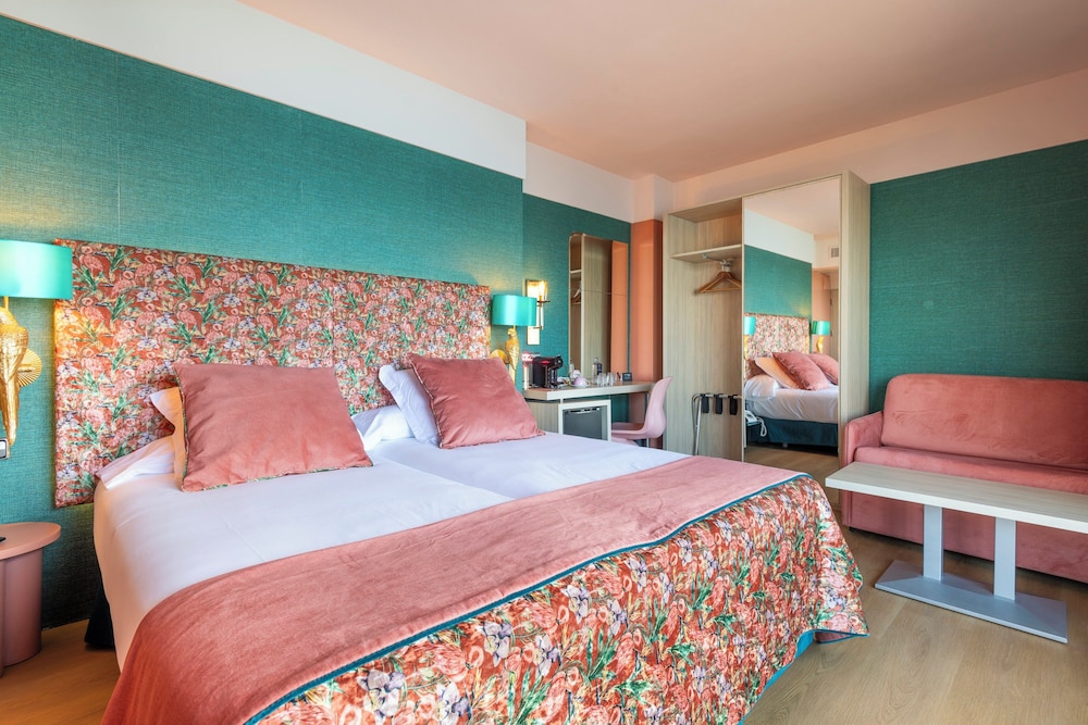 Deluxe, Triple, Sea View, NYX Hotel Ibiza - Adults Only 10/10