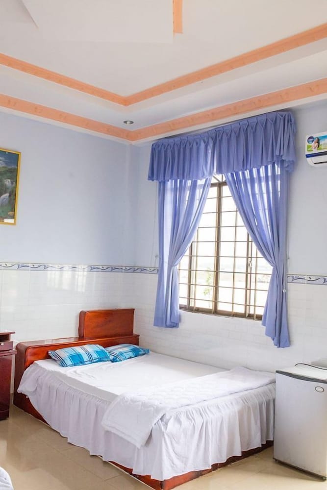 Rang Dong Hotel 8/41