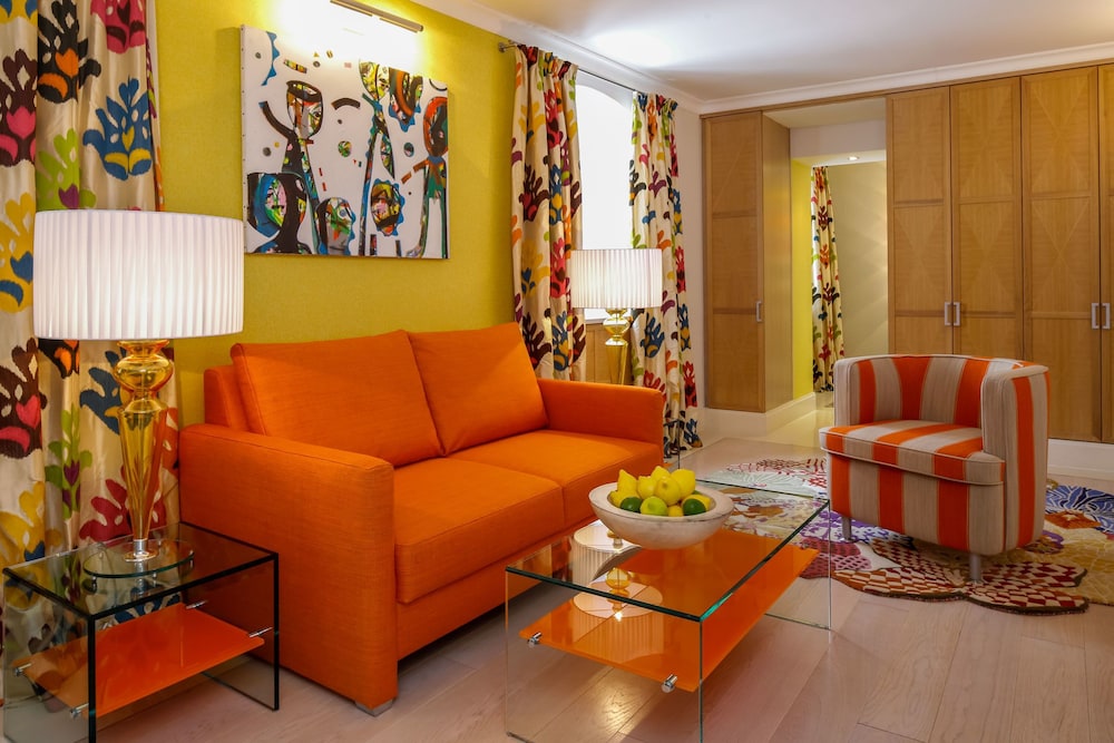 HOTEL LEMONGARDEN 25/50