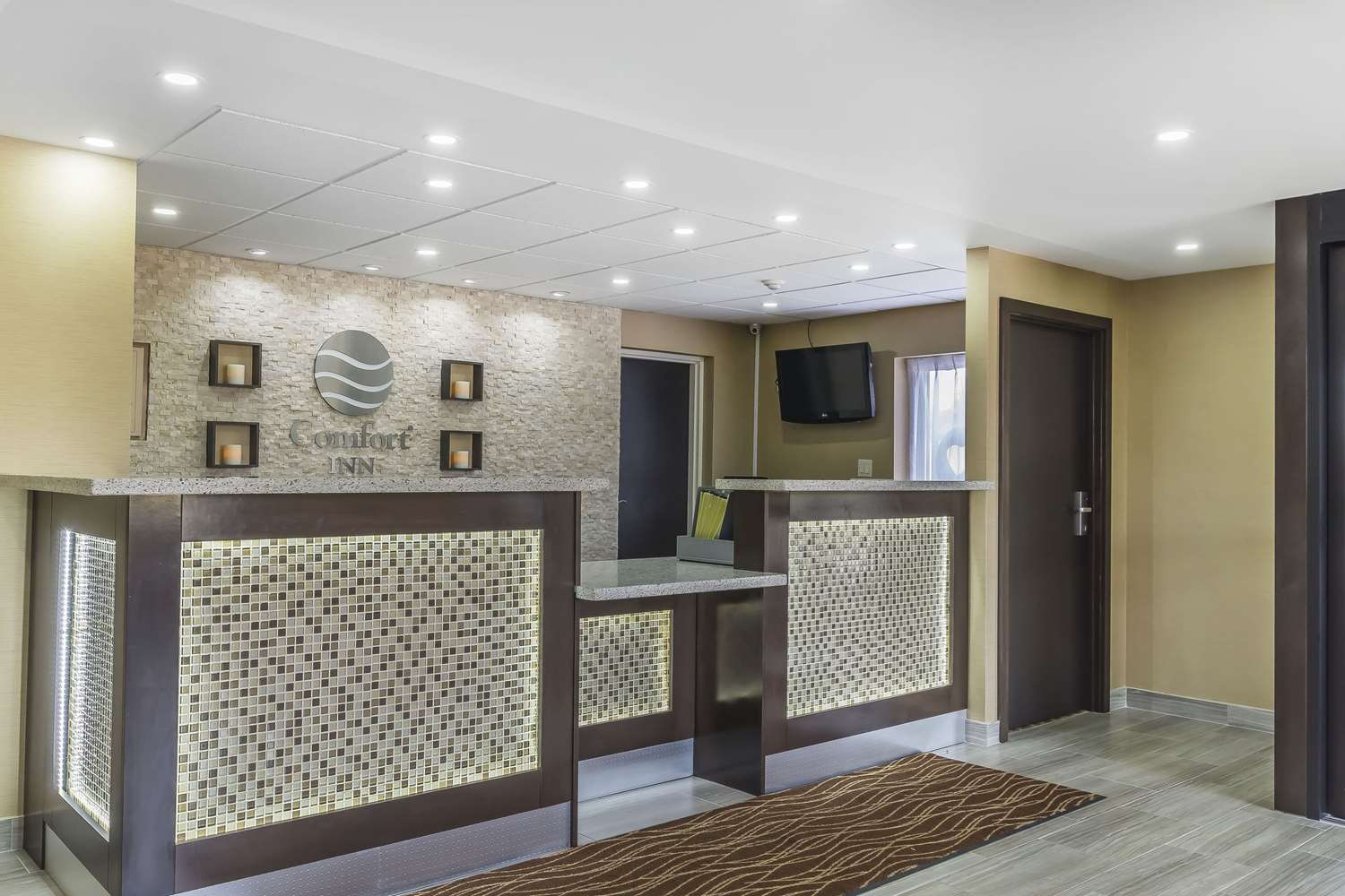 Comfort Inn Trenton, ON 3/13