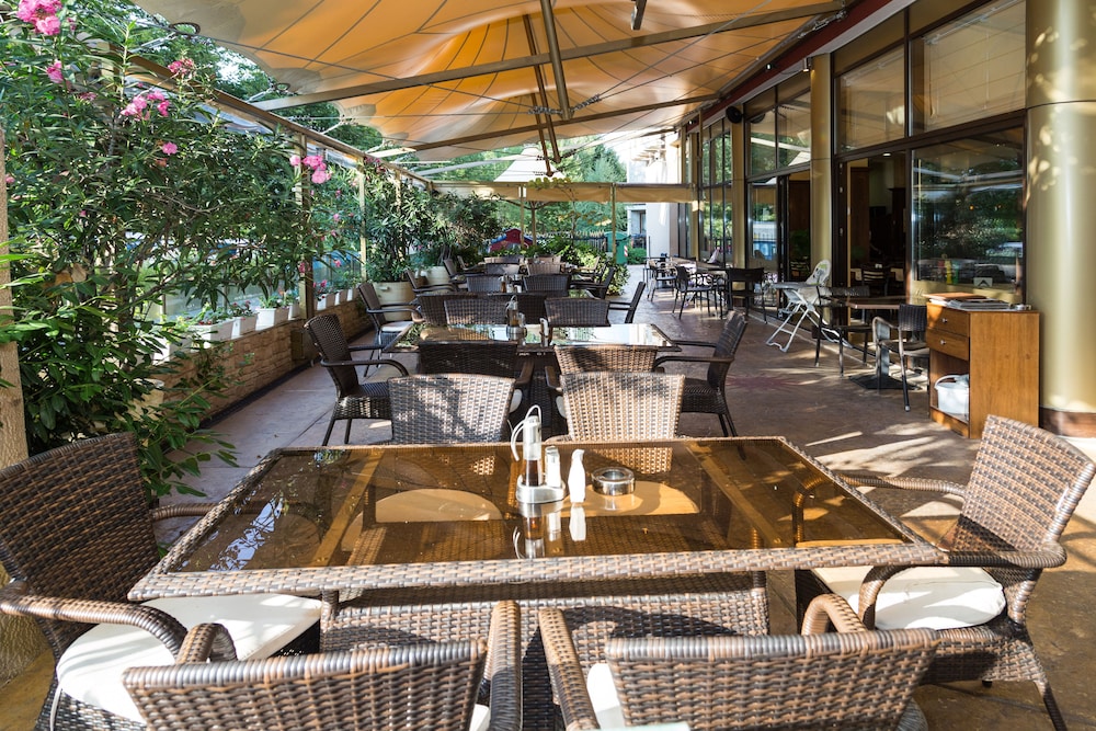 Saint Valentine Hotel 32/43