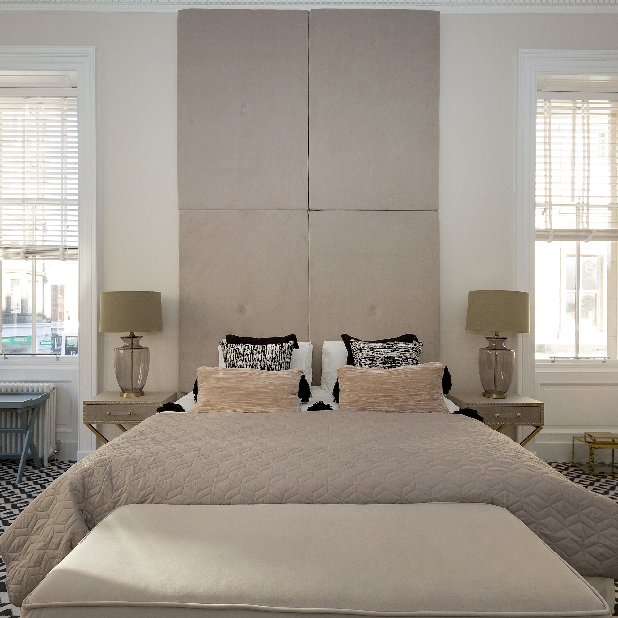 PREMIER, DOUBLE OR TWIN BED, CITY VIEW
