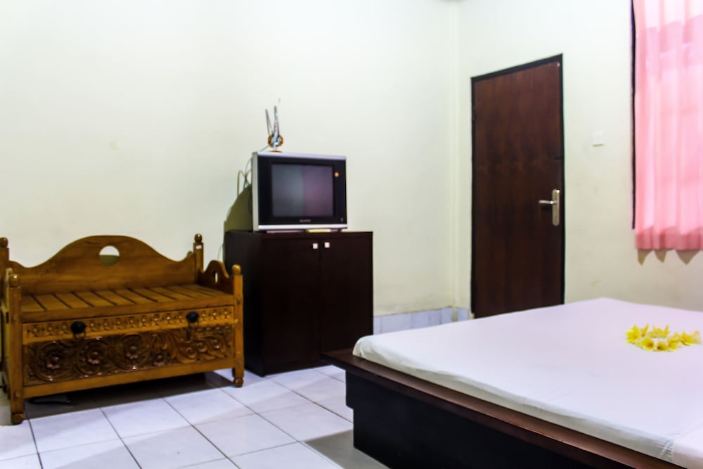 Budhi Beach Inn 14/30