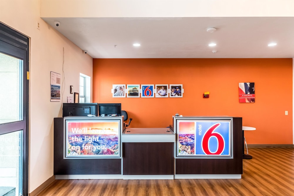Motel6 Jourdanton, TX 6/37