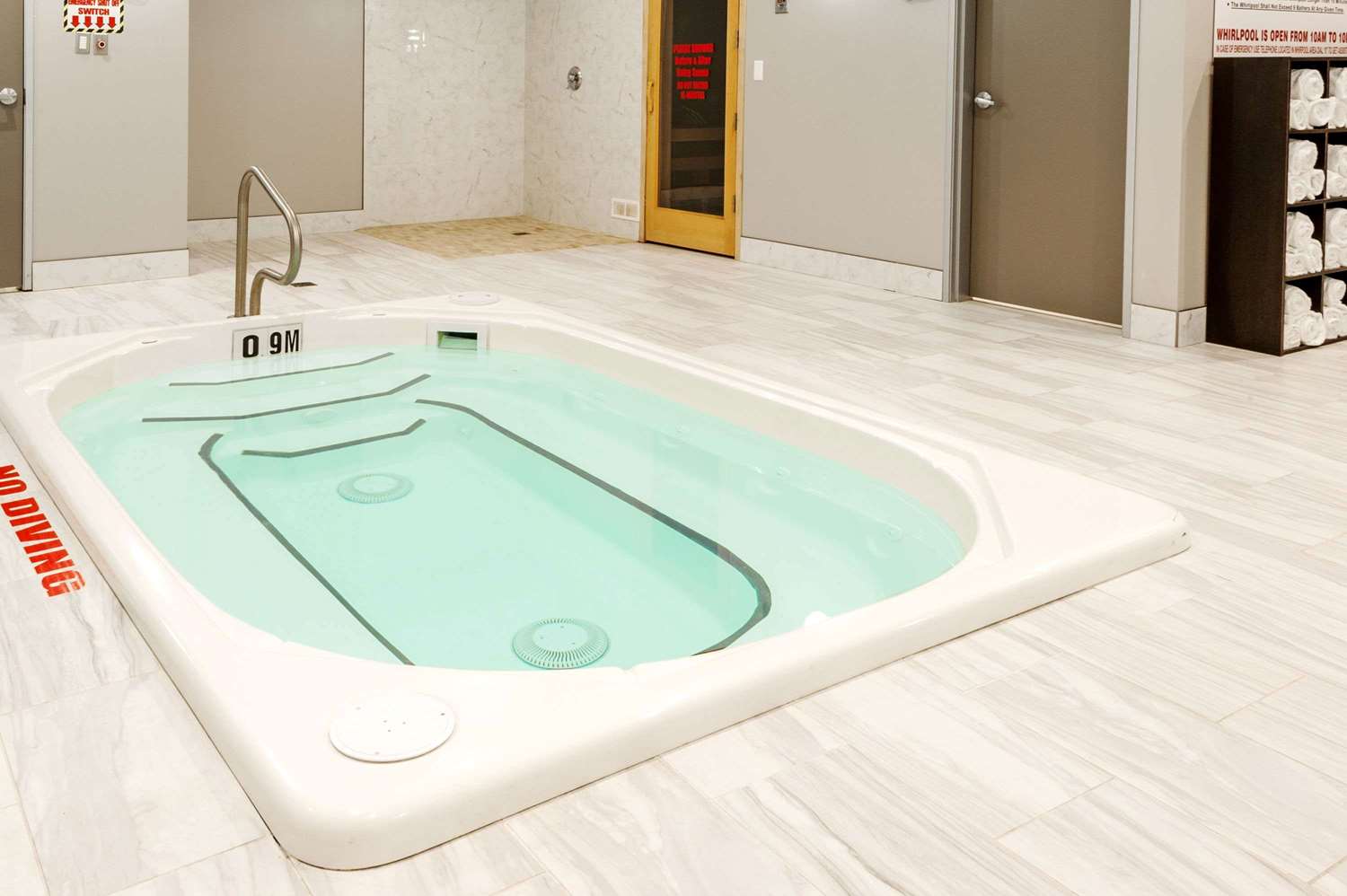 Ramada by Wyndham Moose Jaw 5/10