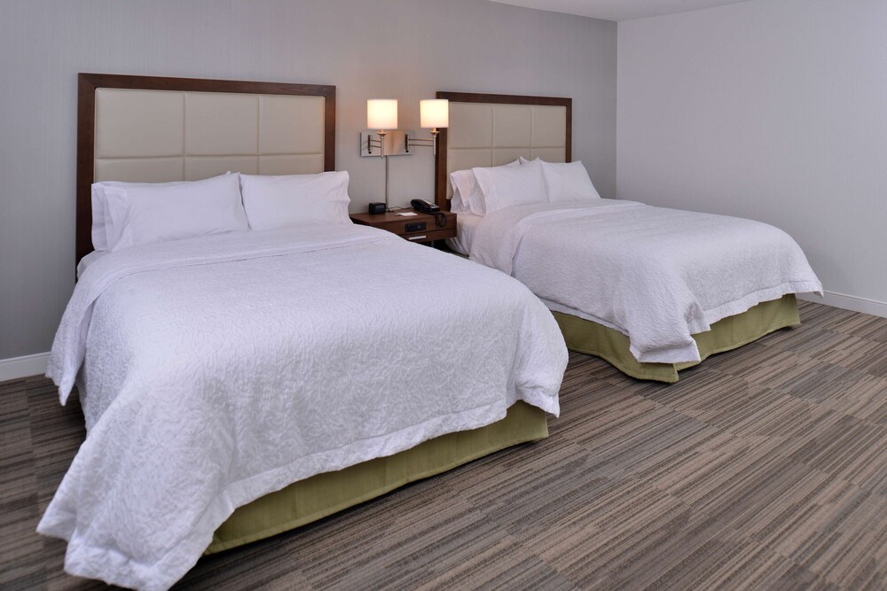 Hampton Inn Suites Ann Arbor West 20/47
