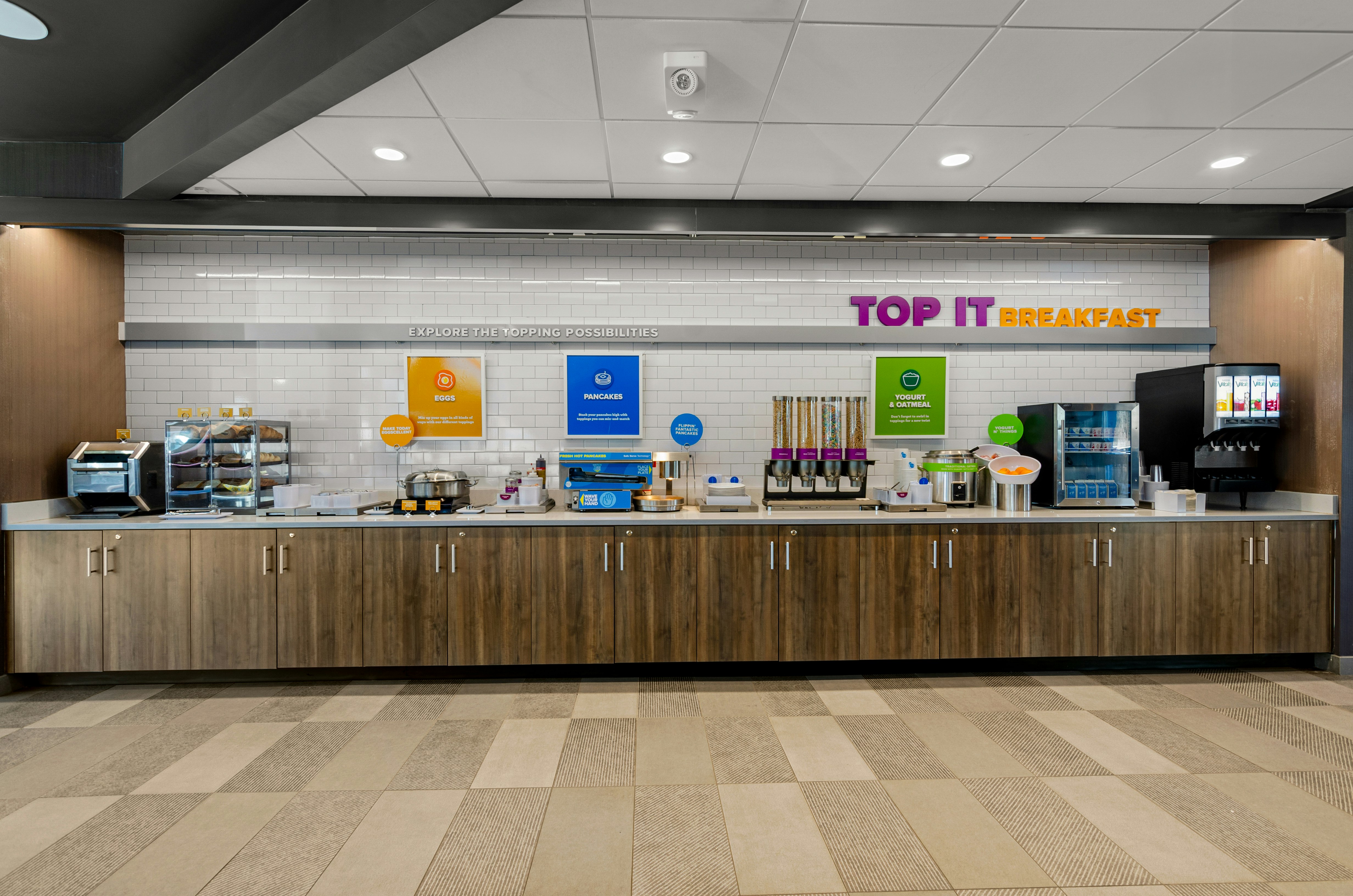 Lobby at Tru by Hilton Christiansburg, CHRISTIANSBURG - VA