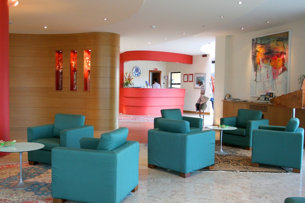 Luna Hotel Motel Airport 36/44