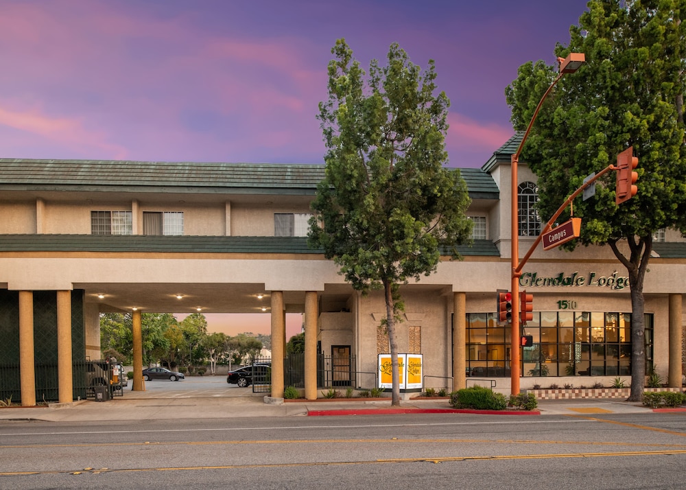 Glendale Hotel 2/38