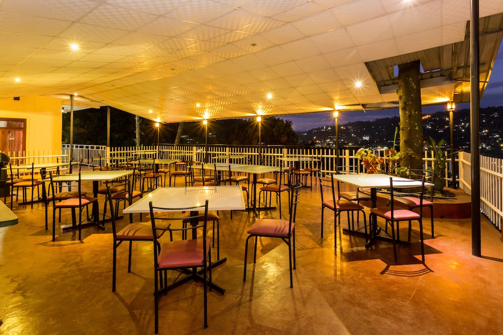 Tamarind Tree Inn 28/47
