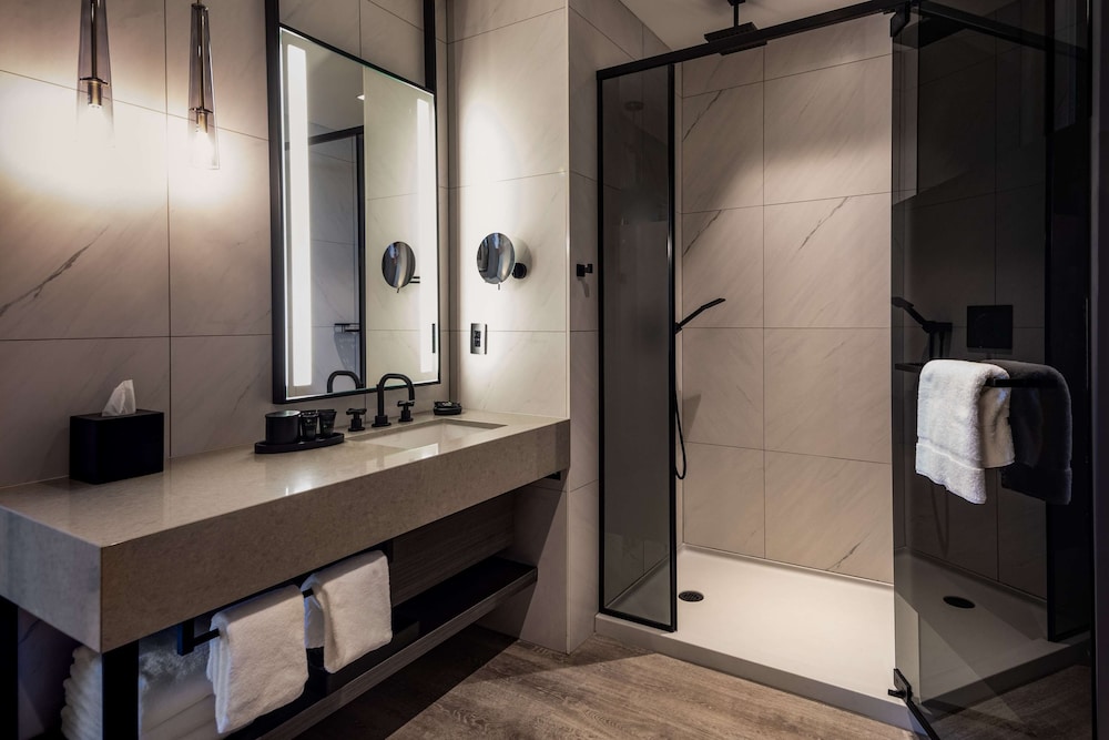 Hyatt Centric Charlotte/Southpark 48/50