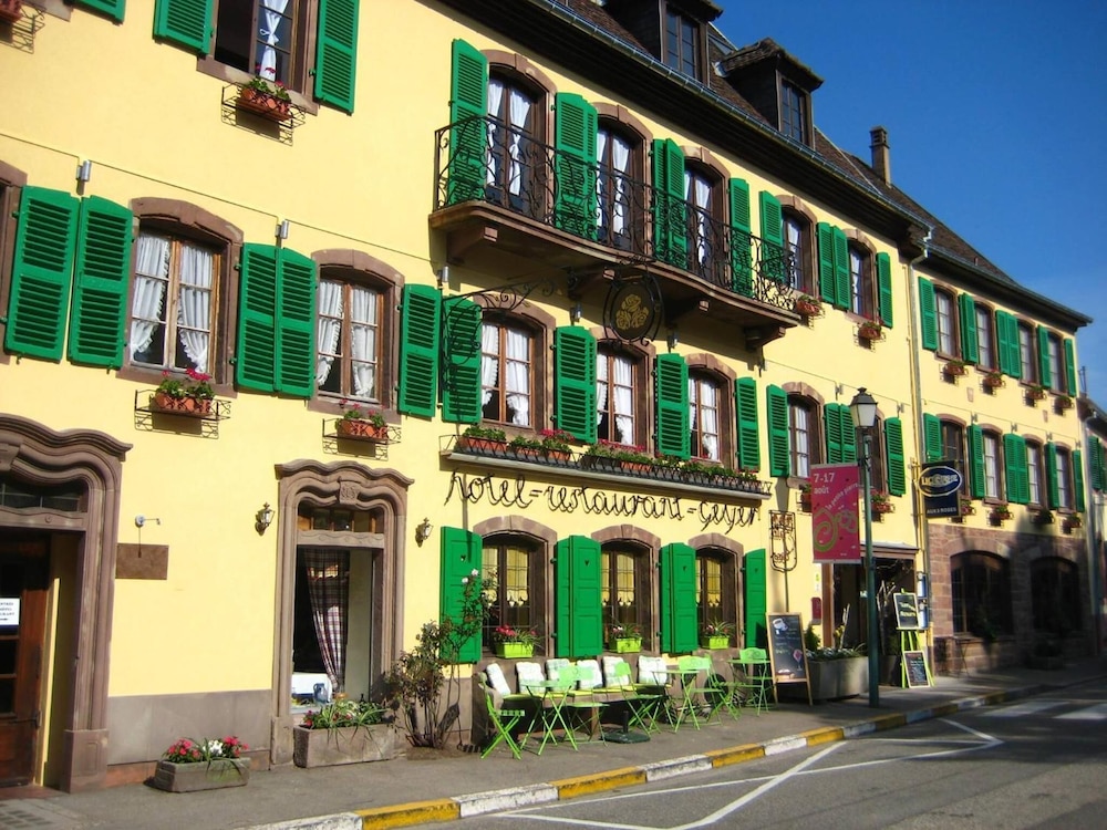 HOTEL AUX TROIS ROSES 44/54