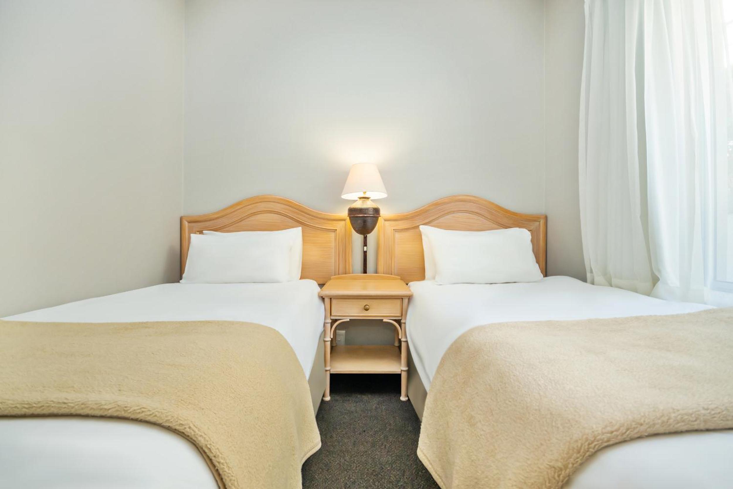 Cabana, Beach Front، Dolphin Beach Hotel 2/5