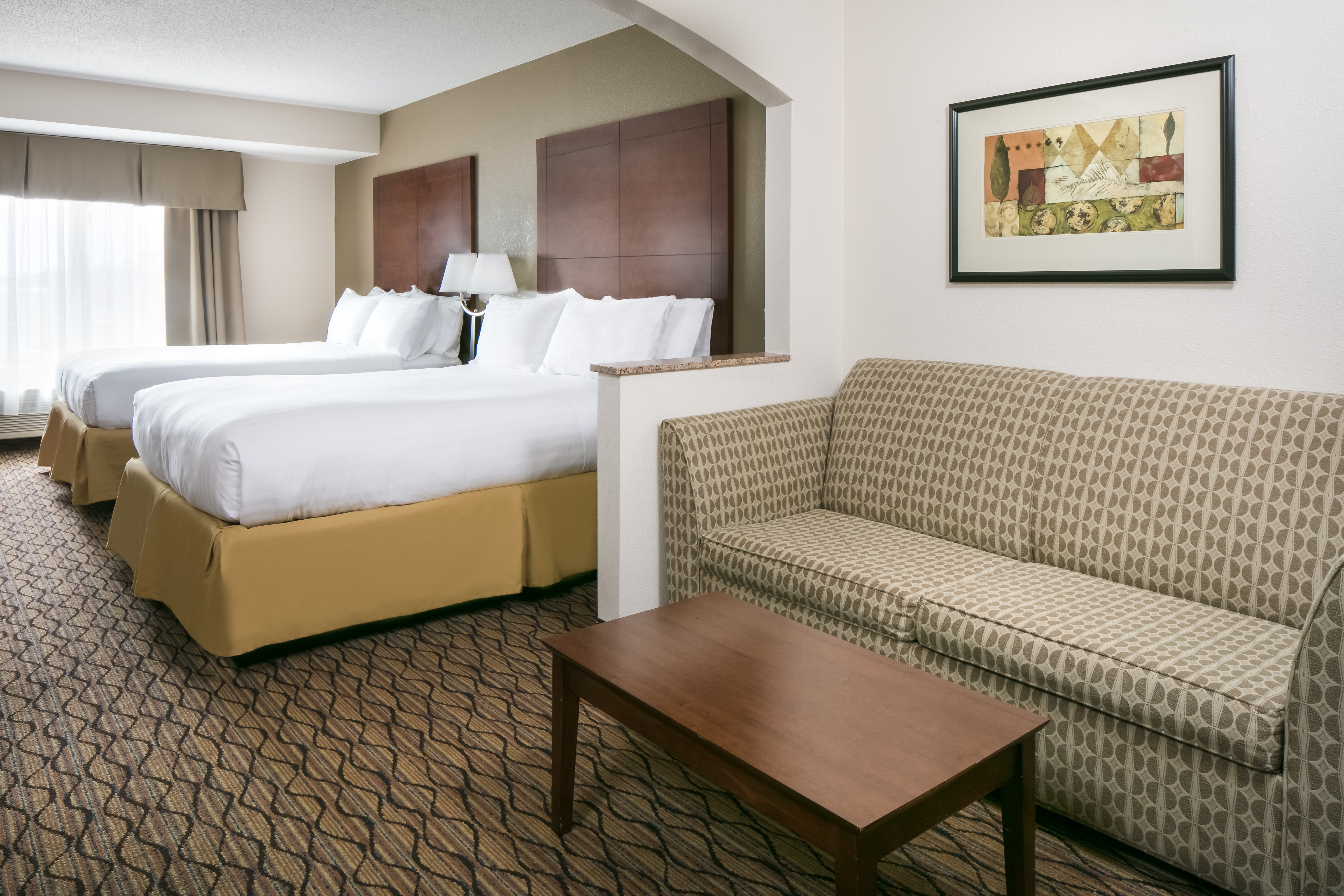 Holiday Inn Express Hotel Suites Clinton 15/50