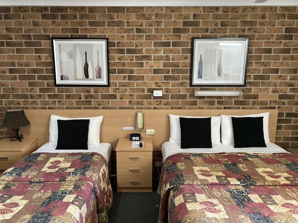 Golden Grain Motor Inn 46/62