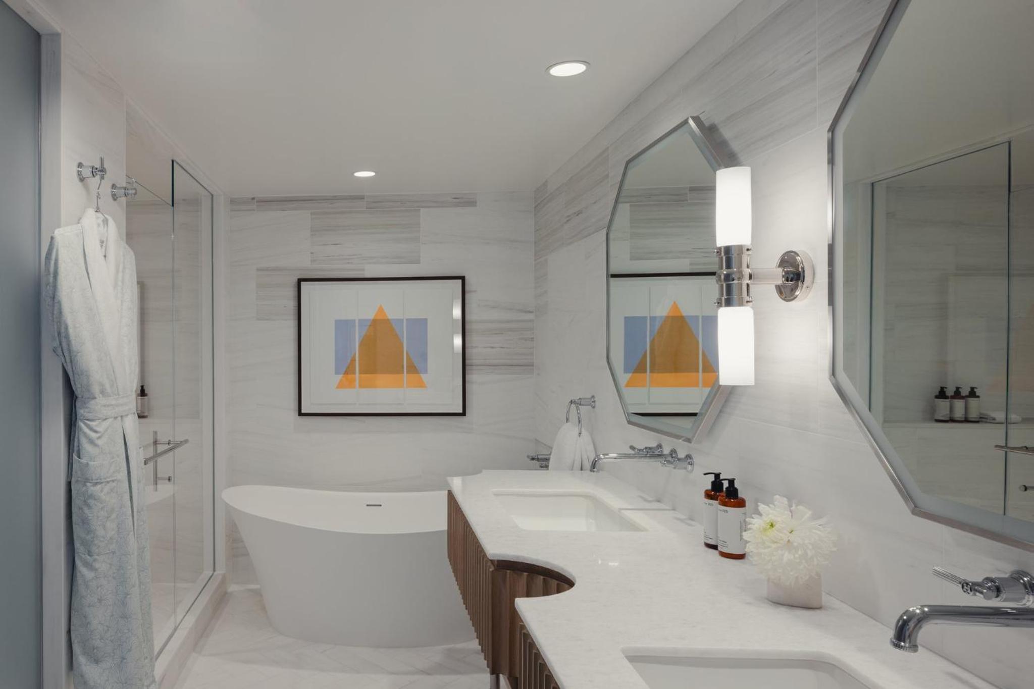 غرفة بسرير كوين بإطلالة على المدينة، Regent Santa Monica Beach 8/8