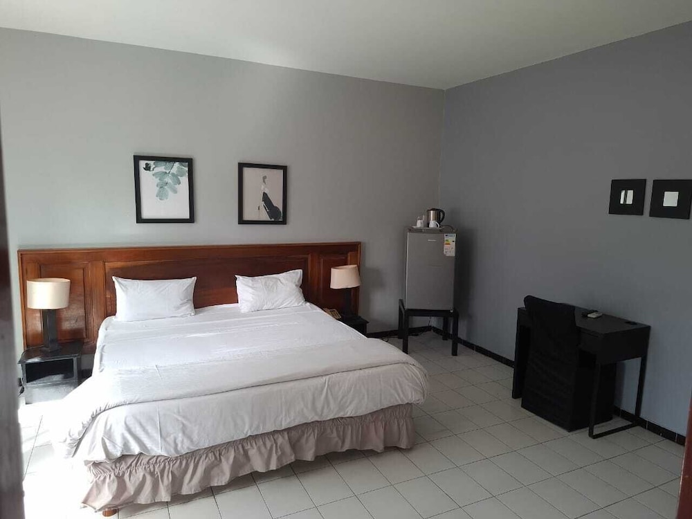 Al Baraka Hotel 38/50
