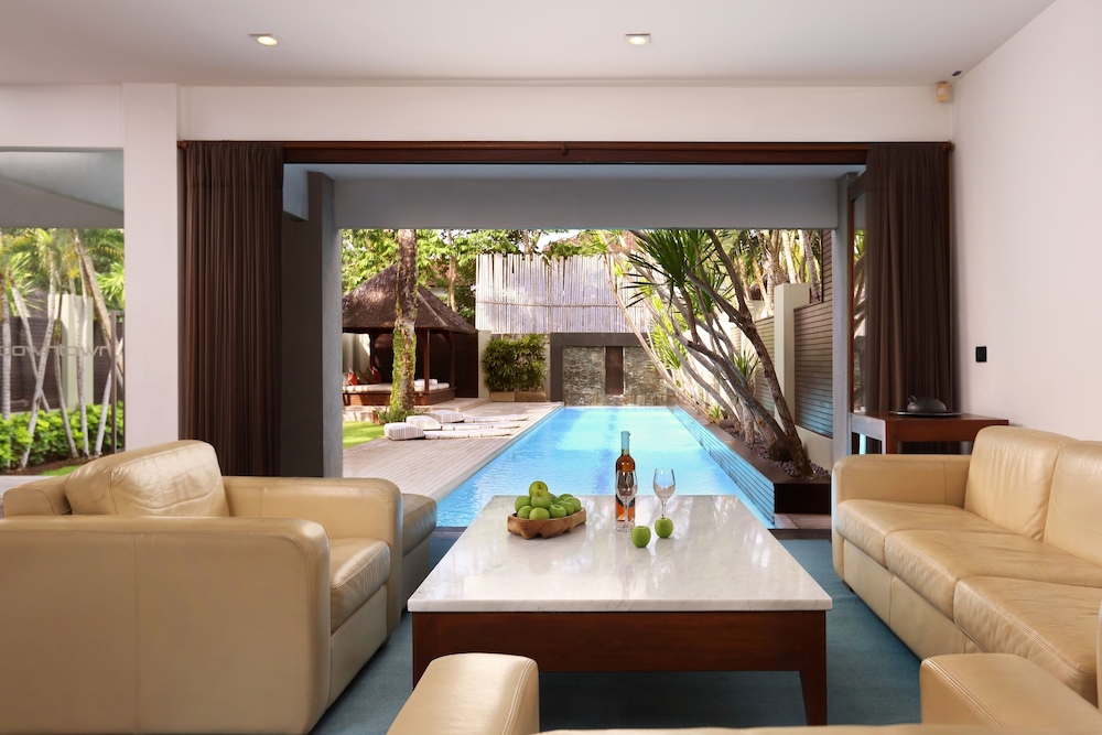 DOWNTOWN VILLAS 24/46