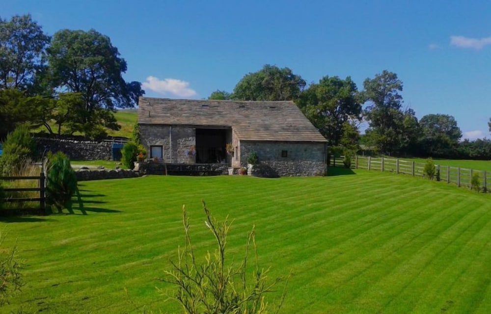 Skirfare Barn 6/9