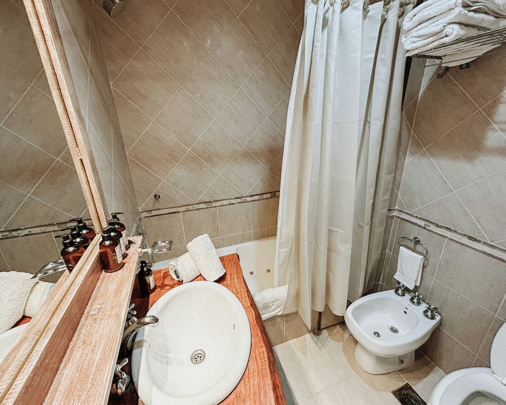 Lupama Hosteria 68/70