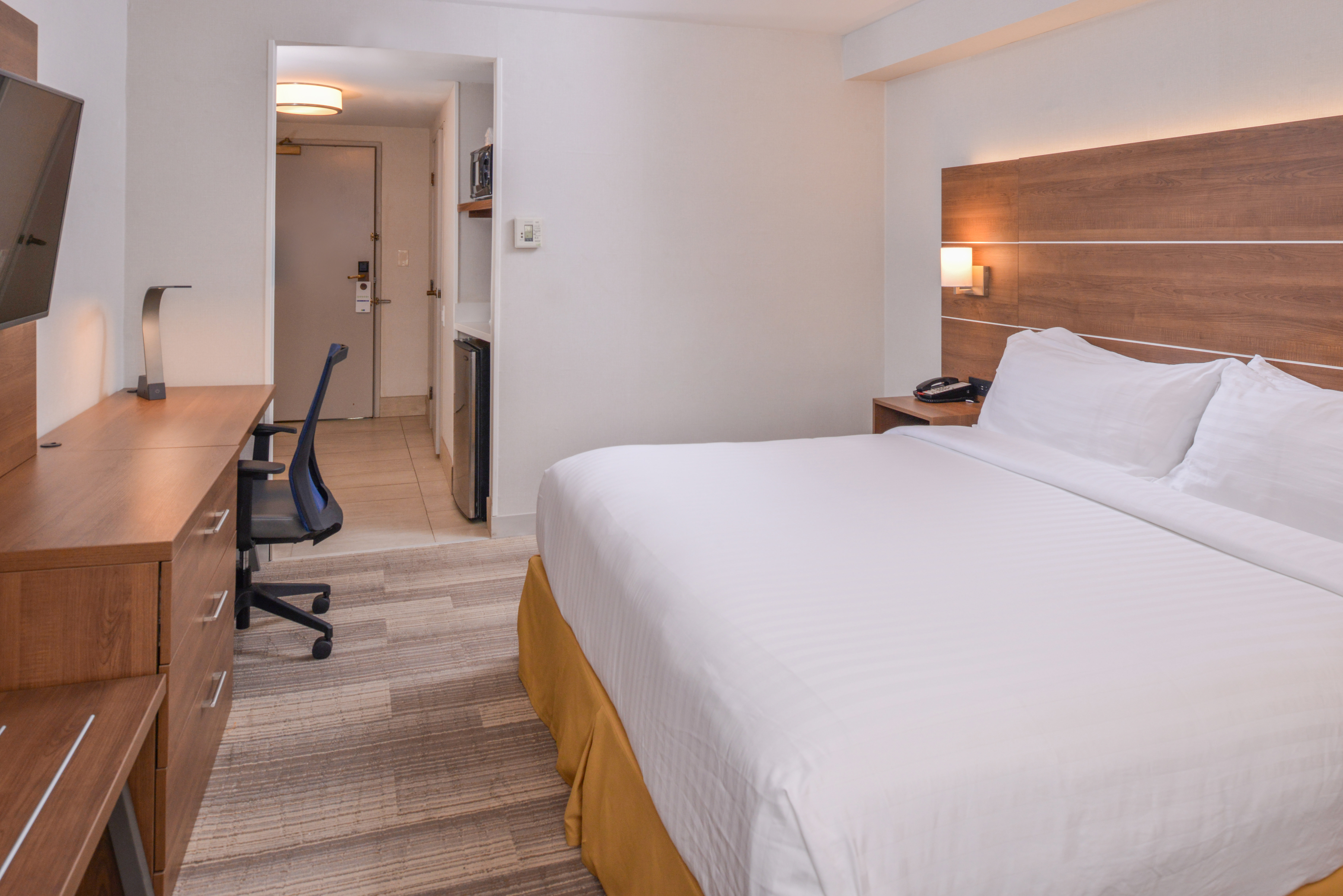 Holiday Inn Express Palm Desert 29/78