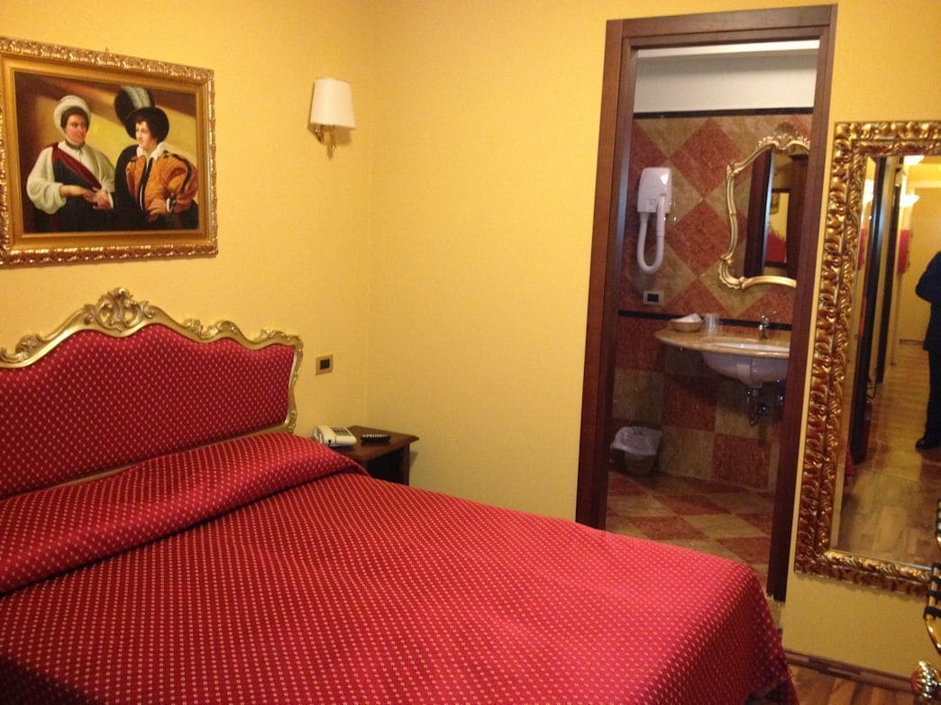 ROOM, TRIPLE