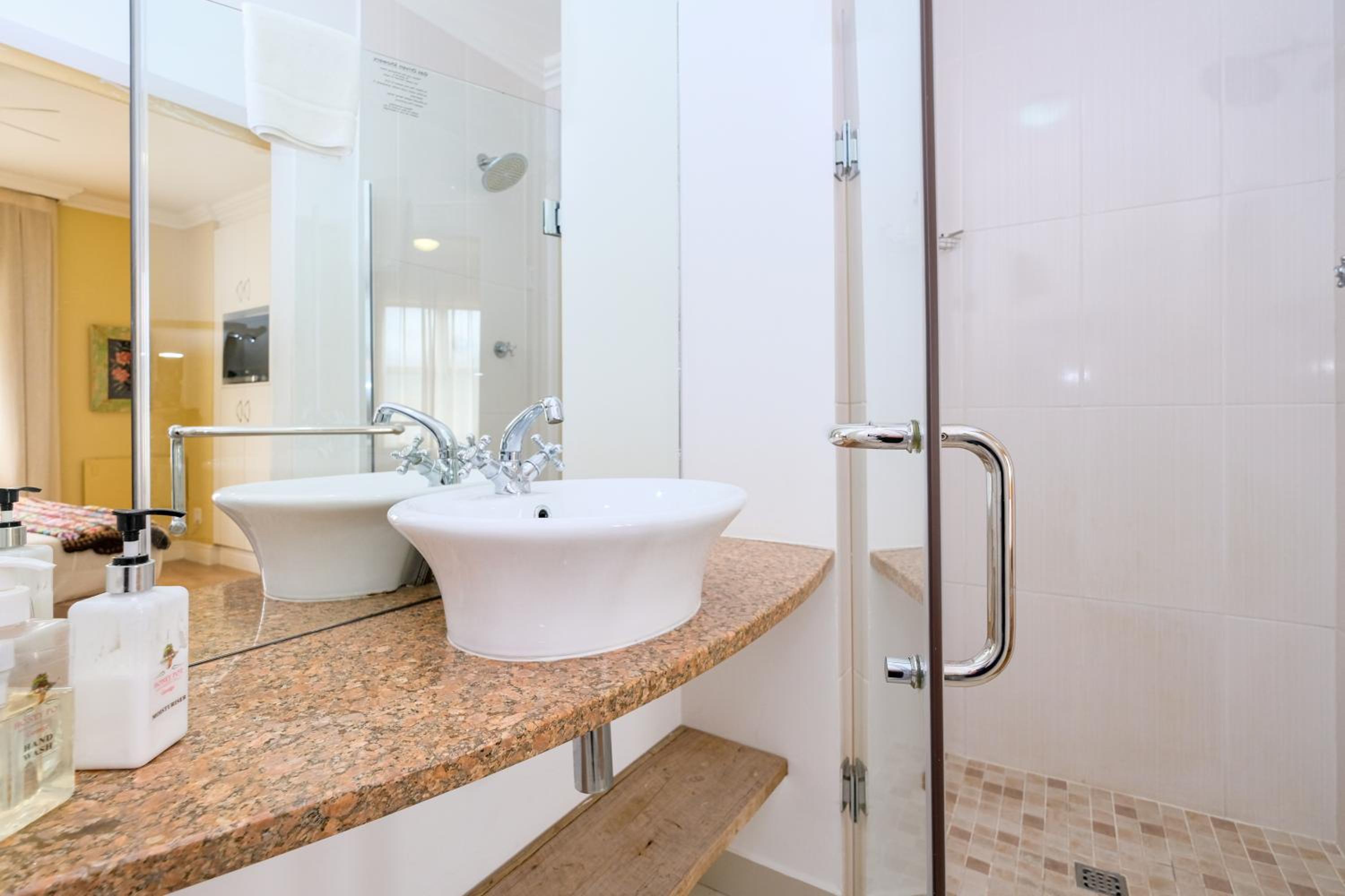 17onWellington Suites 50/51