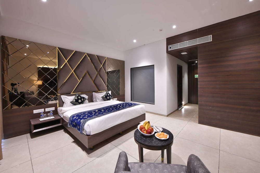 Palette - Hotel Royal Palace Morbi 15/50