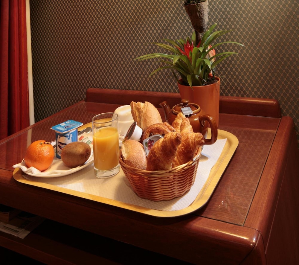 HOTEL CHARLEMAGNE 31/53