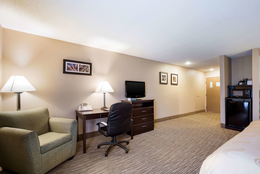 Quality Inn I-70 Near Kansas Speedway 40/45