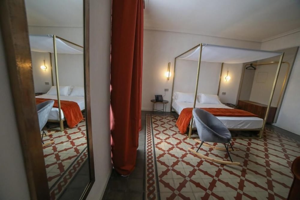 JUNIOR SUITE, STUDIO