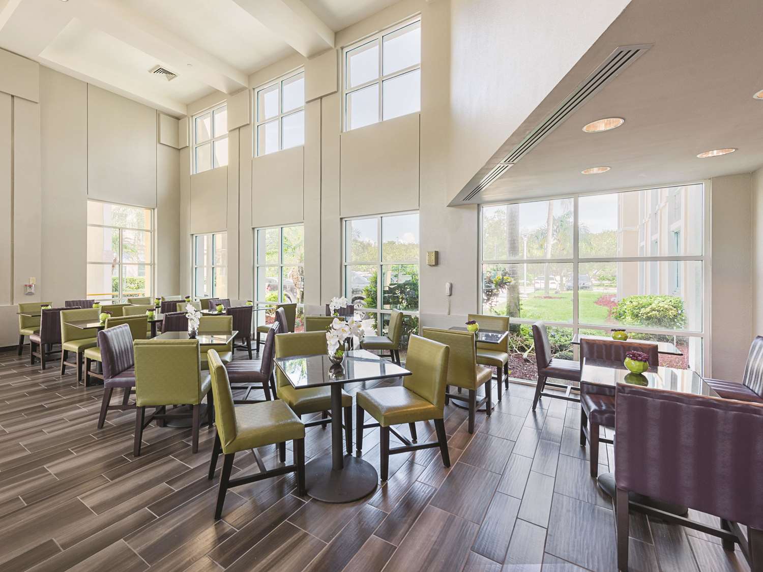 La Quinta Inn Suites Plantation Sw 6th Street 33/37