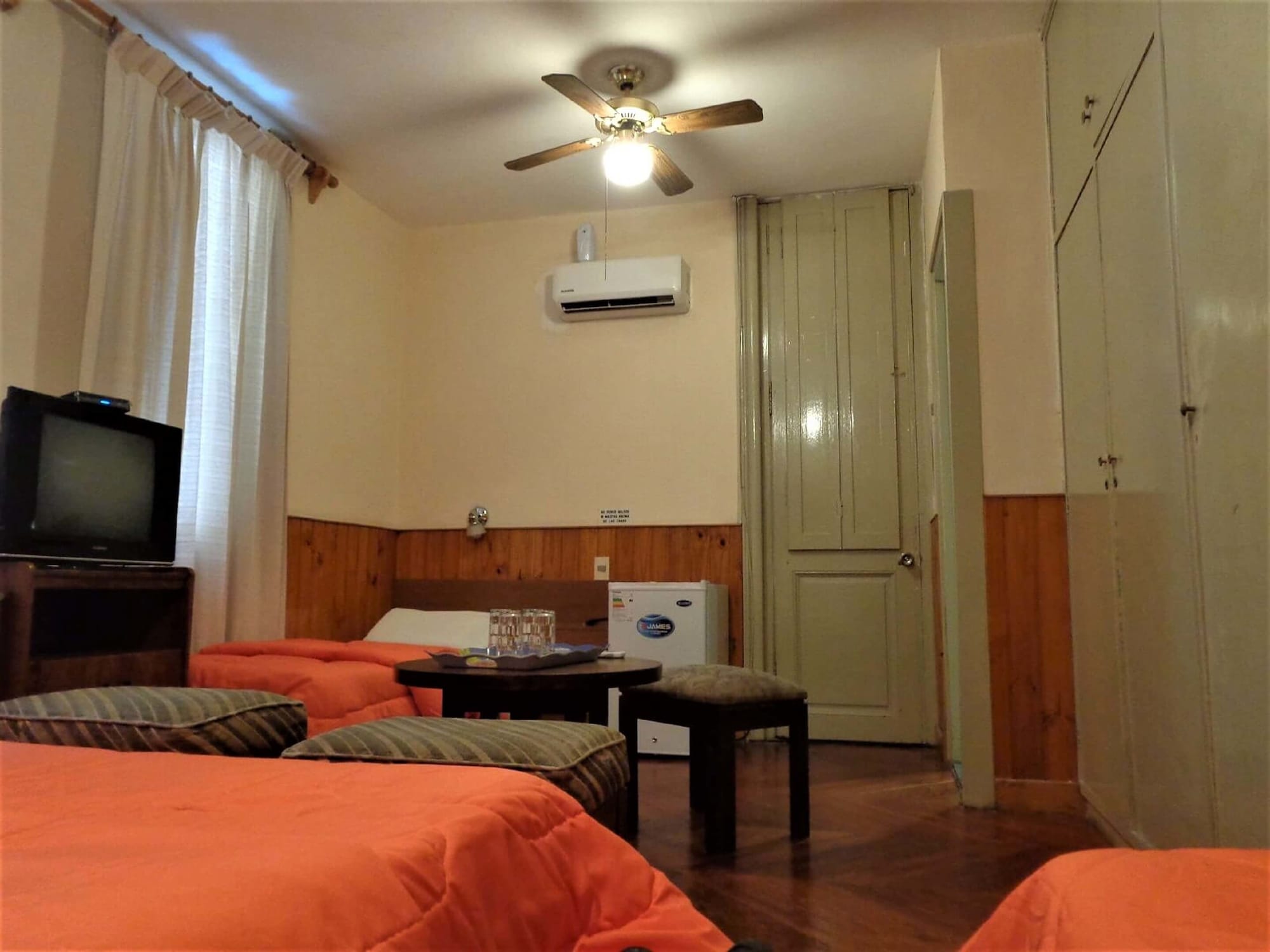 غرفة أساسية ثلاثية بسرير مزدوج وسرير فردي، Hotel Casablanca 5/10