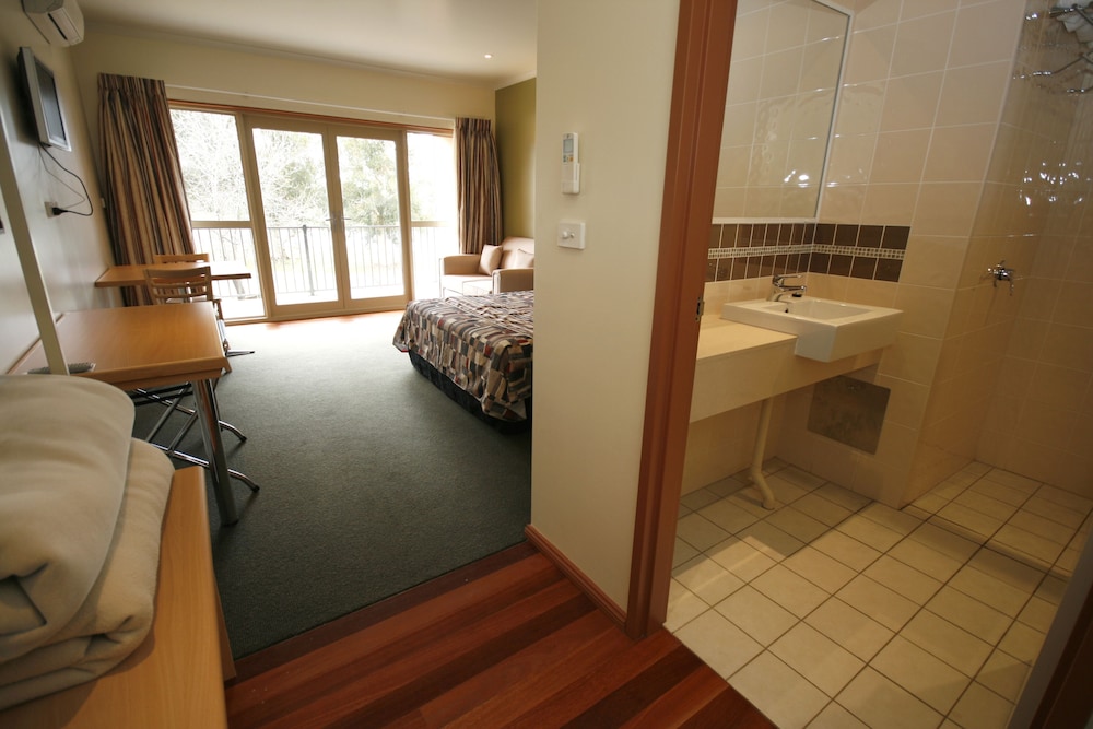 Forbes Victoria Inn 17/55