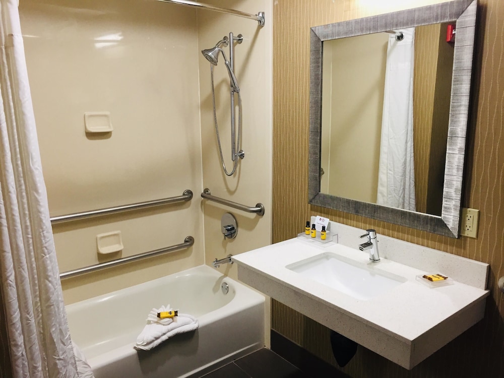 Best Western Plus Portland Airport Hotel & Suites 34/41