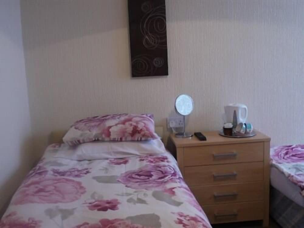 Hazelgrove Guest House 9/25