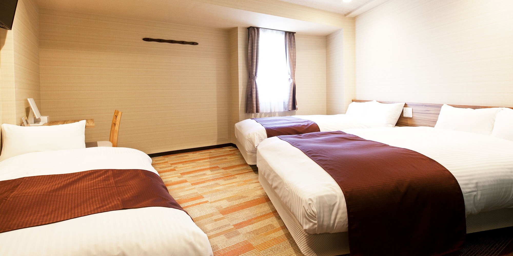 Plus, Deluxe, 3 Beds, Sofa