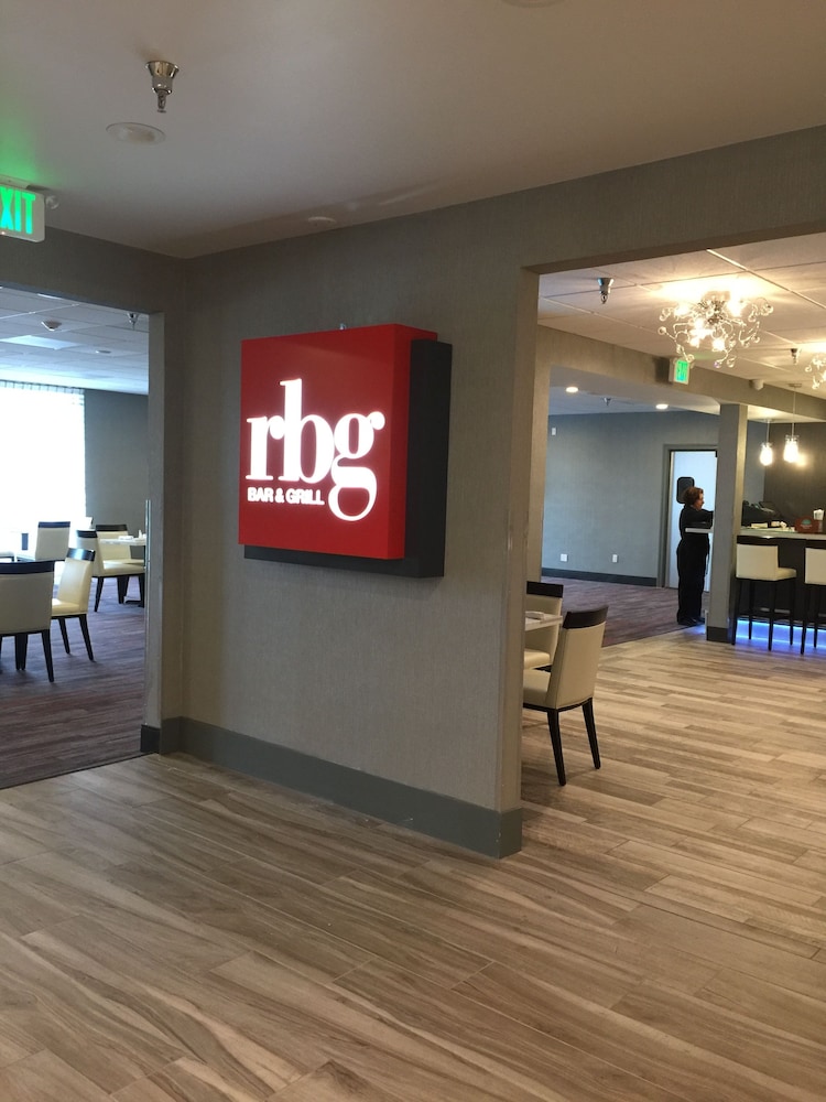 Radisson Hotel Oakland Airport 10/63