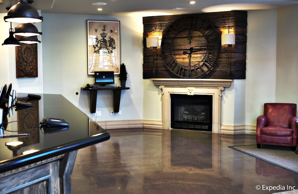 Camelot Inn And Suites 38/62