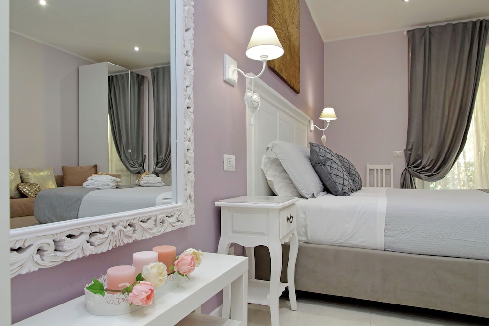 Roman Holiday Charming 50/50