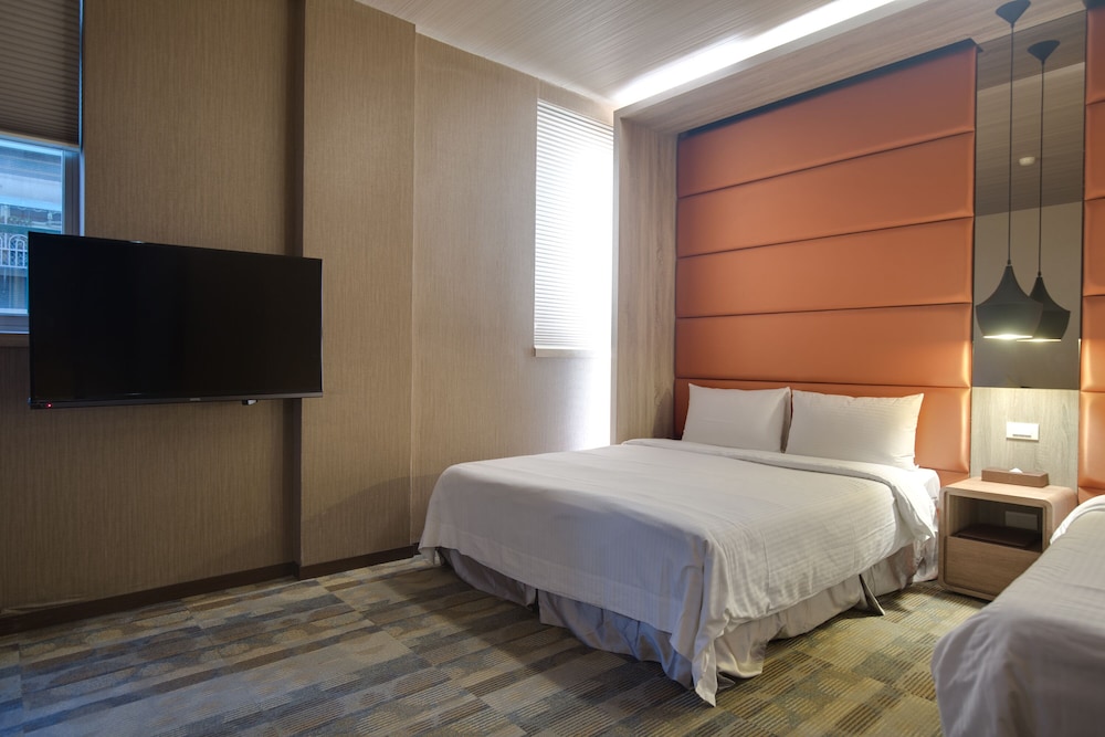 East Dragon Hotel 25/74