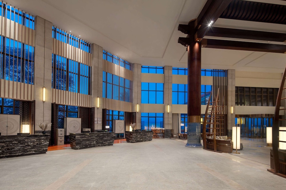 Days Hotel by Wyndham Fangchenggang Bailang Beach 5/25