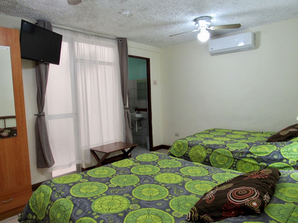 La Guaria Inn And Suites Hotel 19/65
