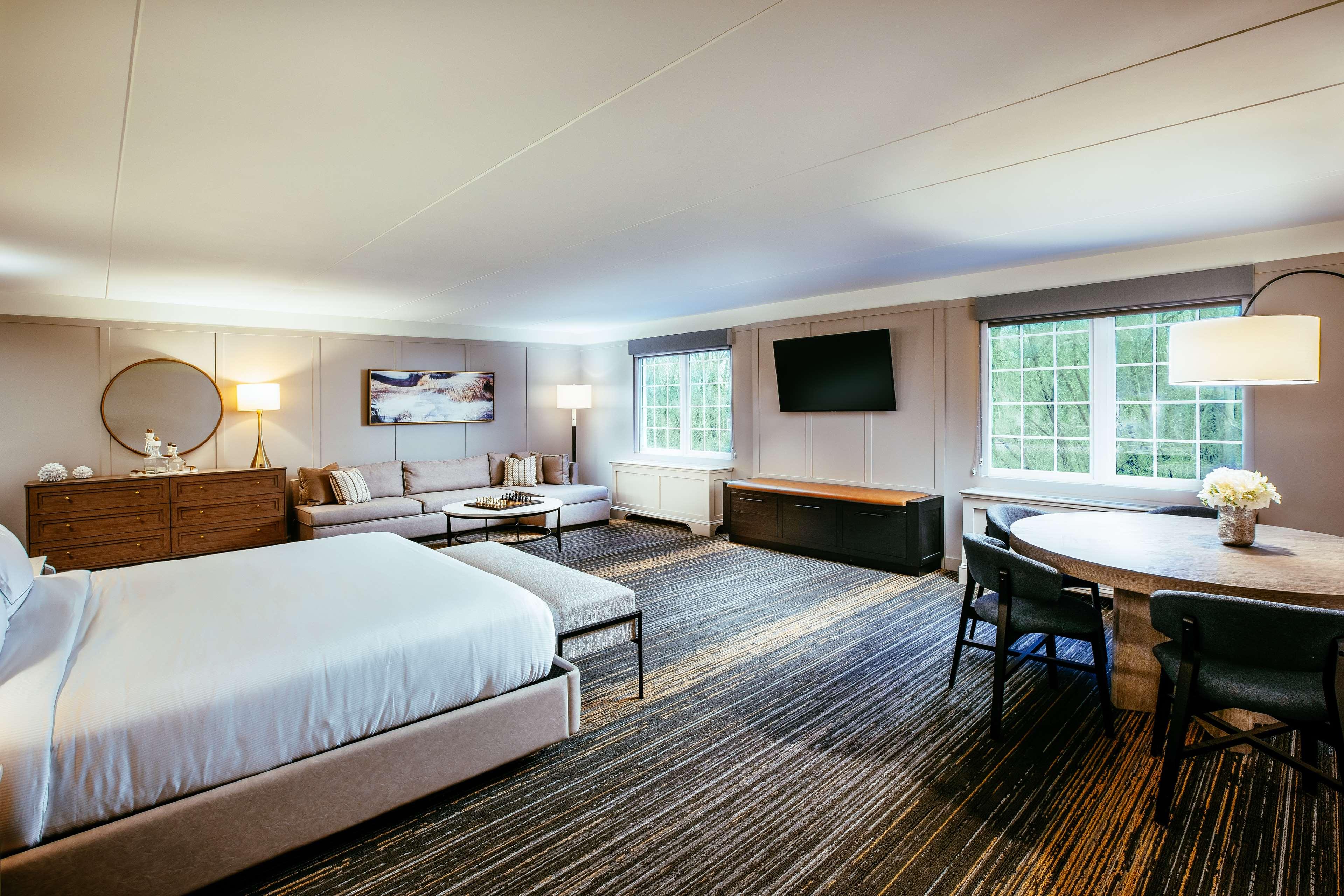 1 Bedroom, Somerset, Suite, King Bed
