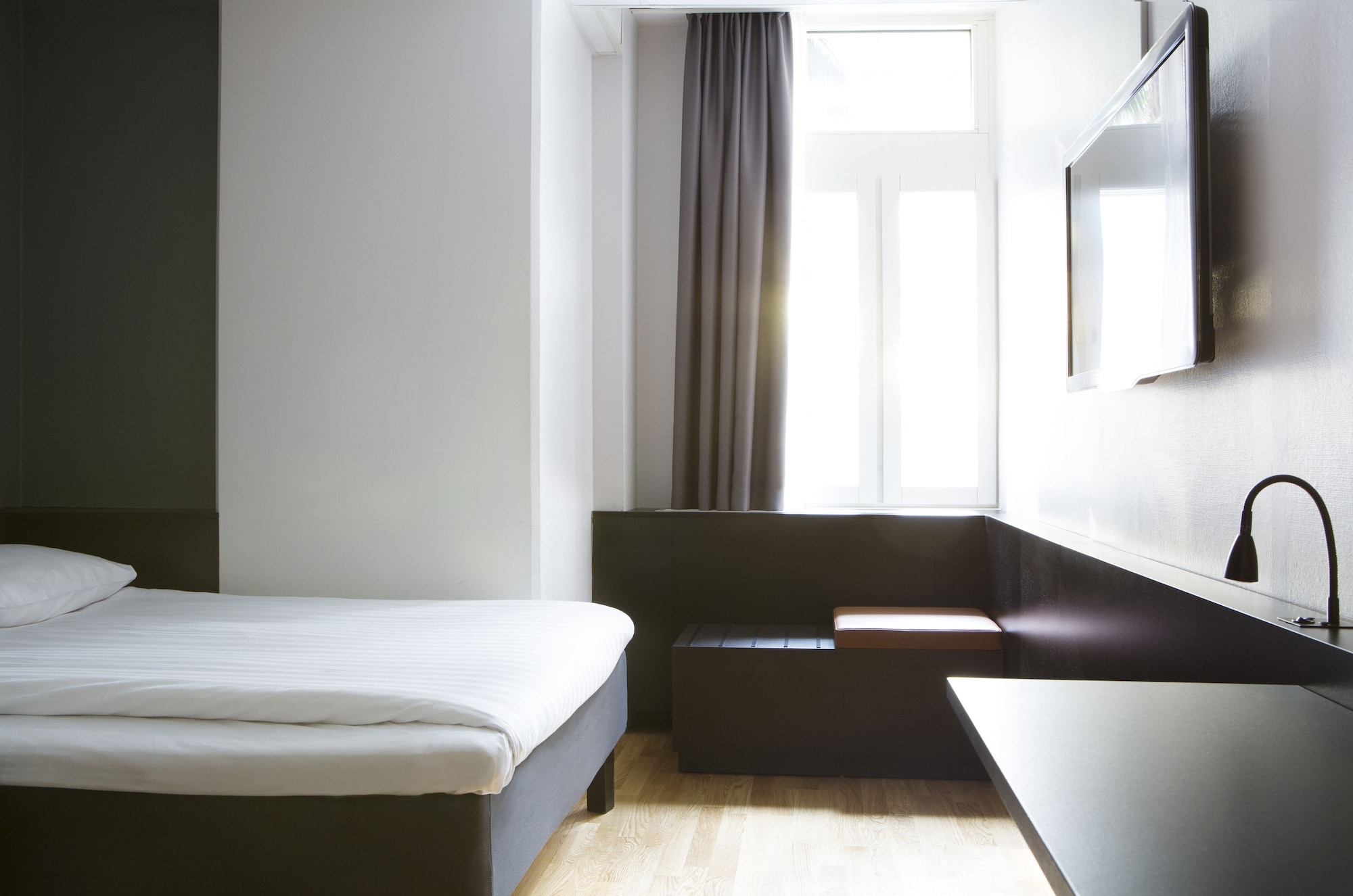 STANDARD, DOUBLE OR TWIN BED